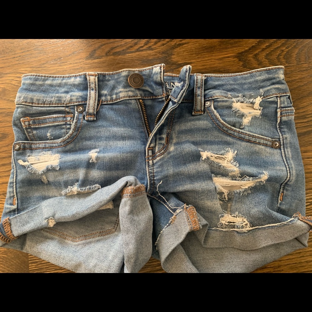 American eagle ripped jean shorts!